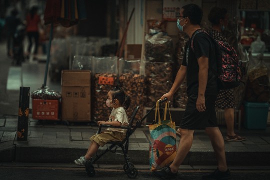 家电智慧，用笑话夸女生的艺术指南